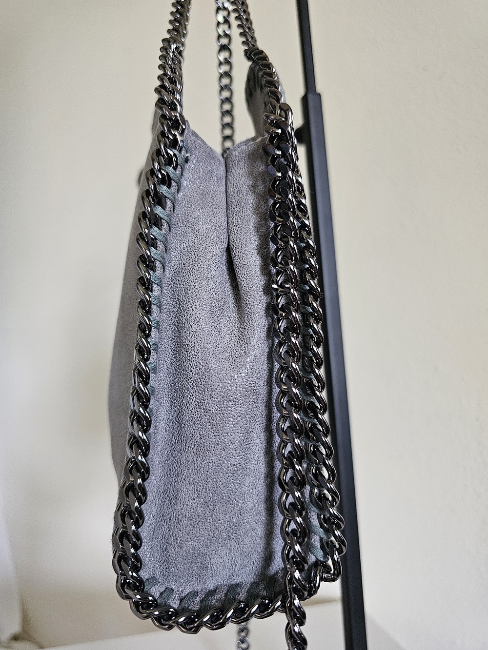 Gray Chain-Trim Suede Crossbody Bag - Picture 4 of 11